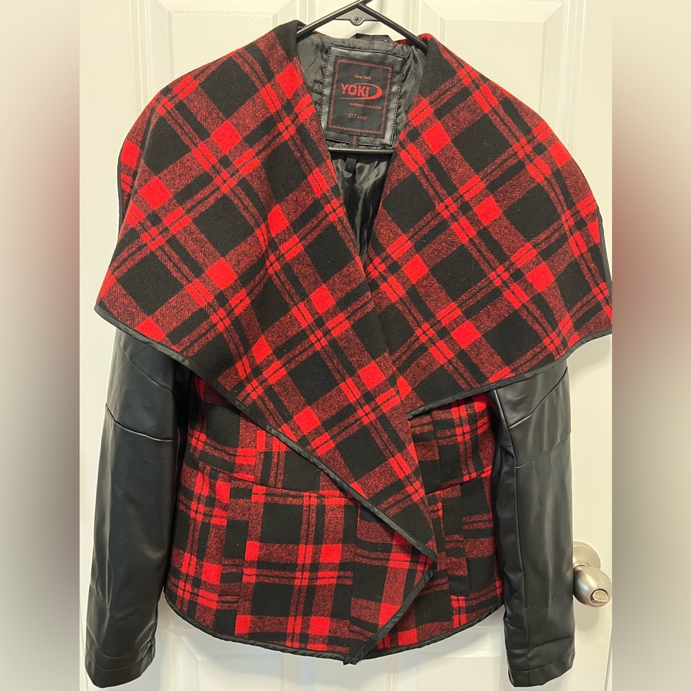 Yoki red & black plaid shawl/jacket - Size small - perfect for Christmas